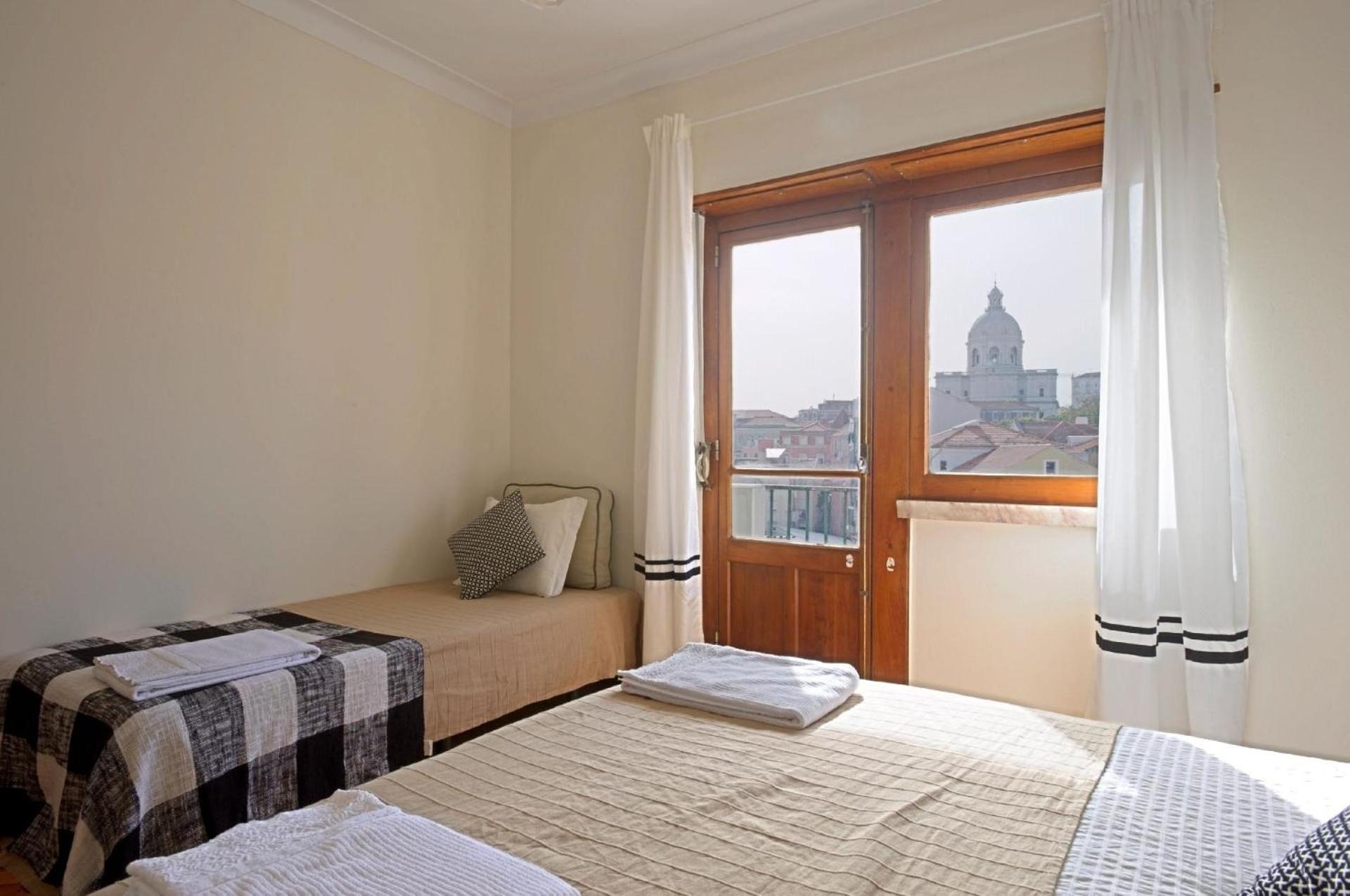 Fuer 19 Personen Und 1 Kind In Lissabon, Regio De Costa De - B58256 Apartamento *