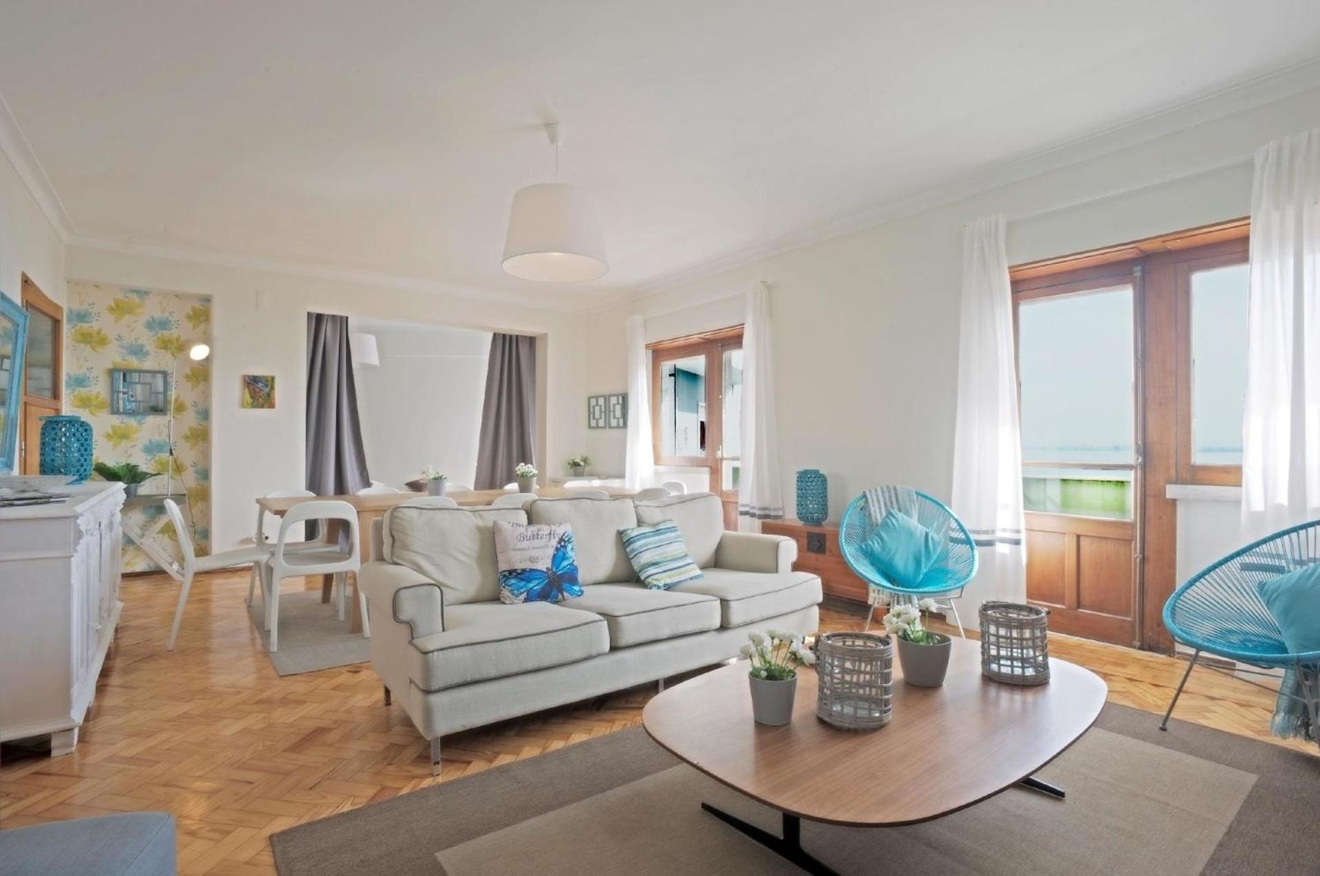 Fuer 19 Personen Und 1 Kind In Lissabon, Regio De Costa De - B58256 Apartamento