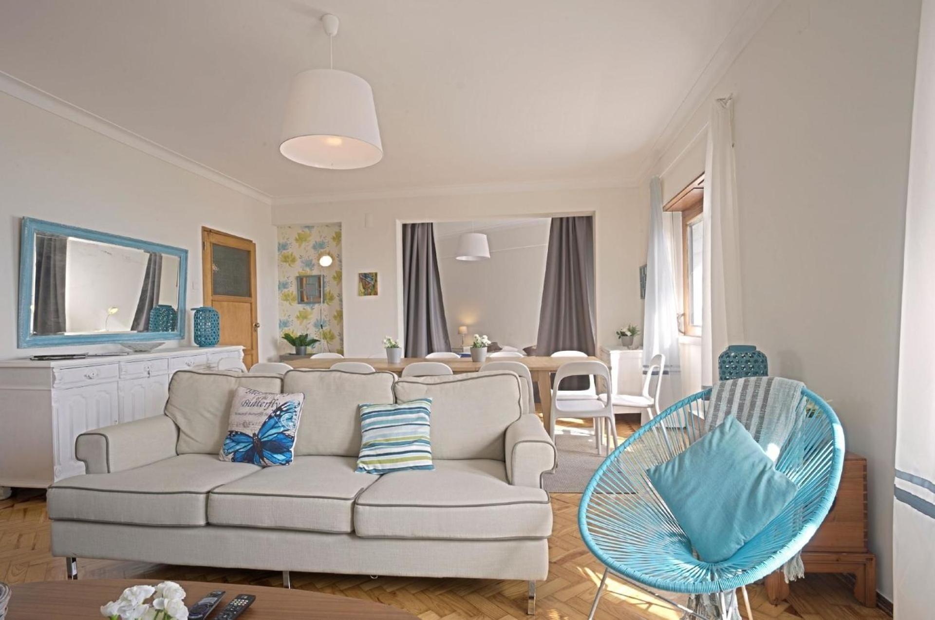 Apartamento Fuer 19 Personen Und 1 Kind In Lissabon, Regio De Costa De - B58256 *