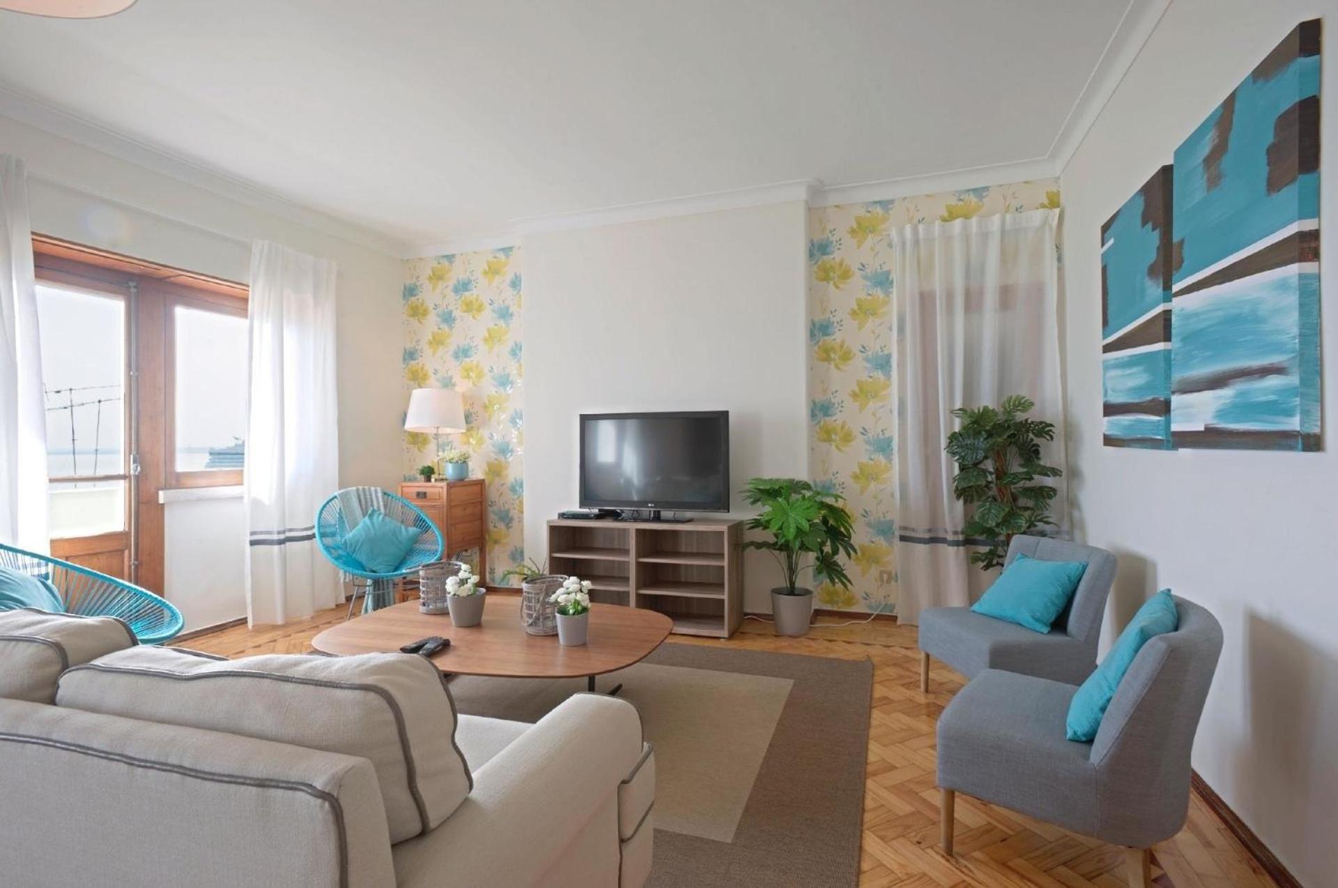 Apartamento Fuer 19 Personen Und 1 Kind In Lissabon, Regio De Costa De - B58256